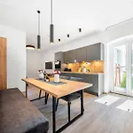 Sill By Inncomer